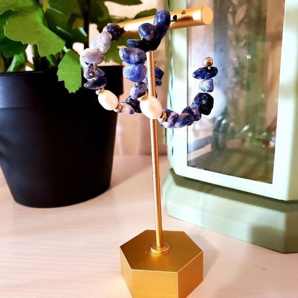 𝅺LULU Pearl and Sodalite Chip Hoop Earrings - Picture 4 of 5